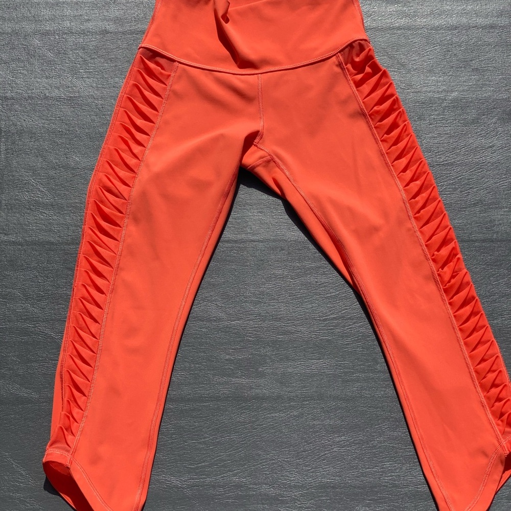 Lululemon Sunshine Salutation Crop (Coral)